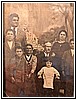 Famiglia Grisi di Trecchina e la piccola e' Serafina moglie di Nicola Trotta - anni '20.jpg