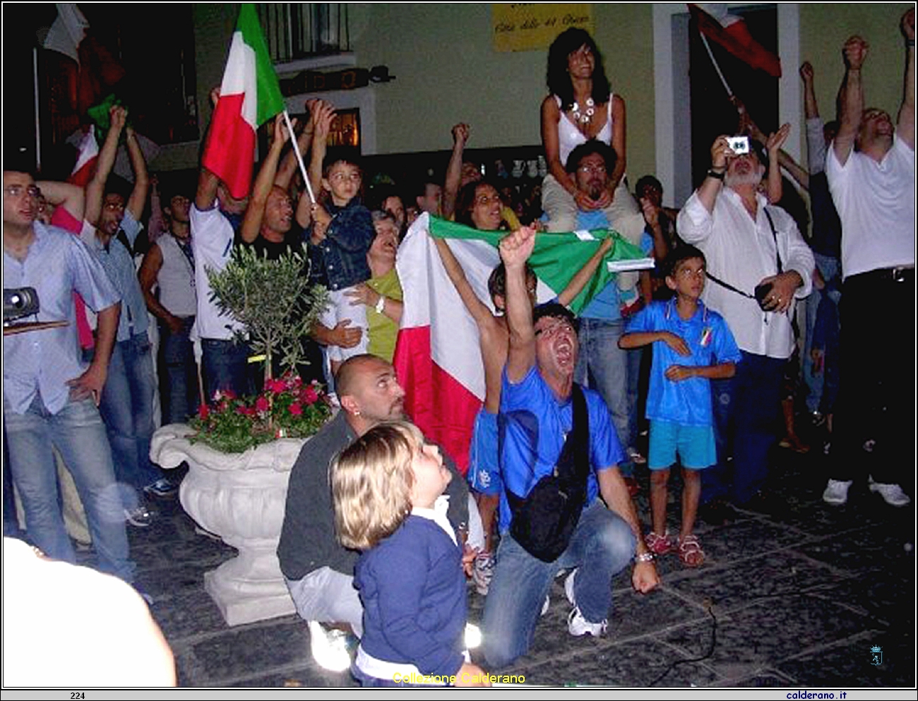 Aspettando la vittoria del Campionato del Mondo di Calcio 1982.jpg