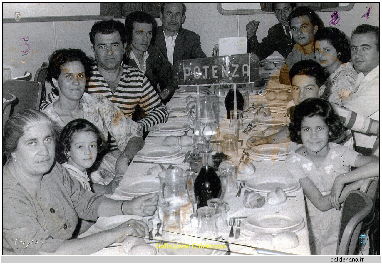 Biagio e Lina Schettino e la Famiglia Nobile di Brefaro - Novembre 1960 sulla motonave Venezuela.jpeg