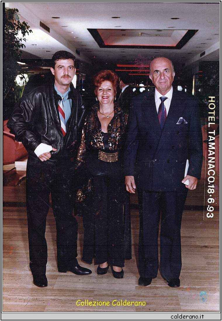 Franz Ignacchiti con i genitori Lina e Biagio il giorno della laurea 18-06-1993.jpeg