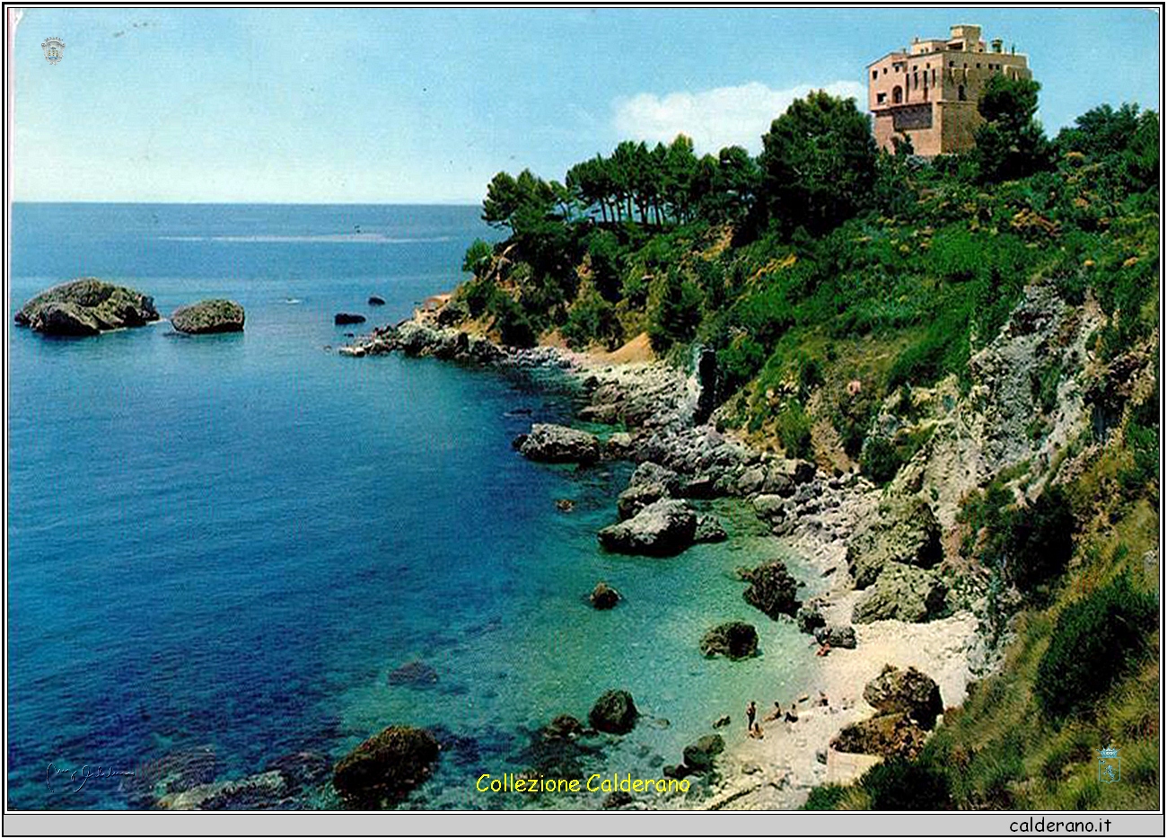 Punta Santavenere con la cinquecentesca Torre Capitana - Cartolina Impresa Turistica Golfo di Policastro 1969.jpg