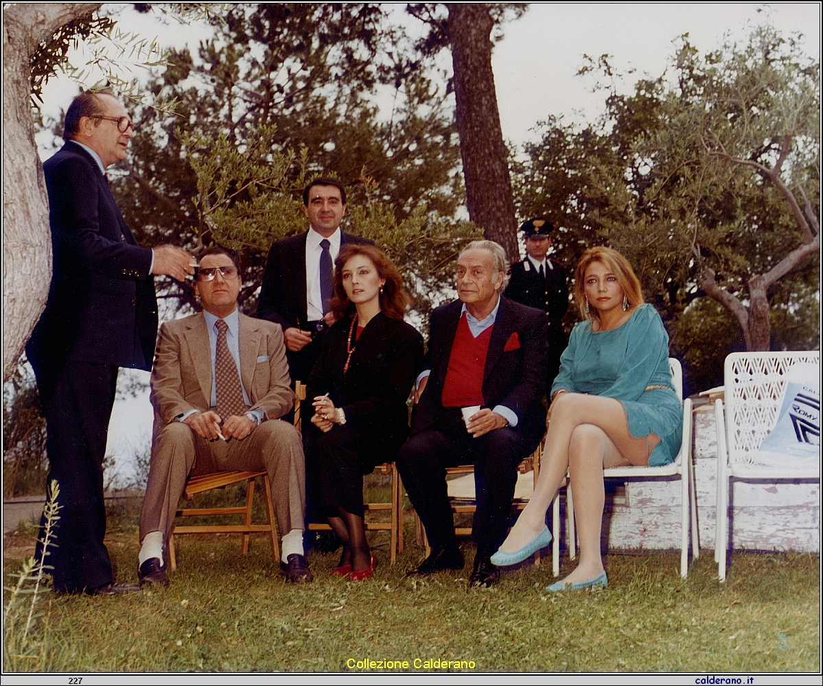 Pasquale Festa Campanile, Alberto Sordi, Maria Rosario Omaggio, Renato Guttuso e Mara Venier - 1983.jpg