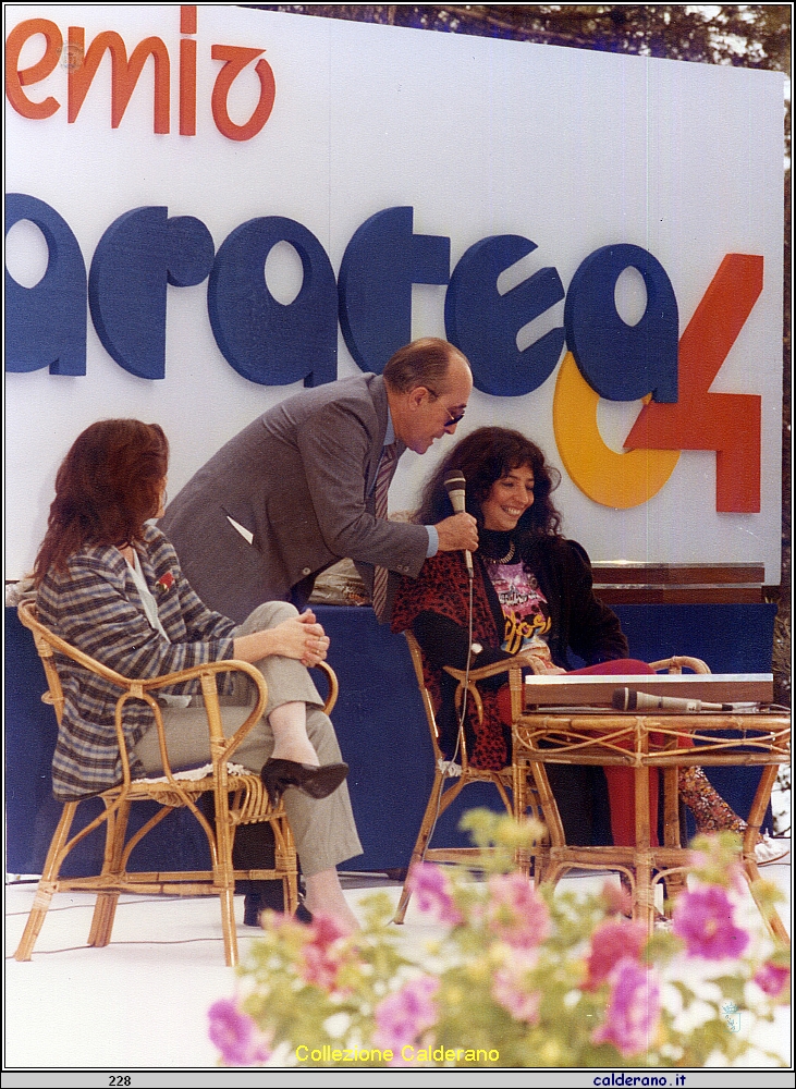Lello Bersani intervista Teresa De Sio - 1984.jpg