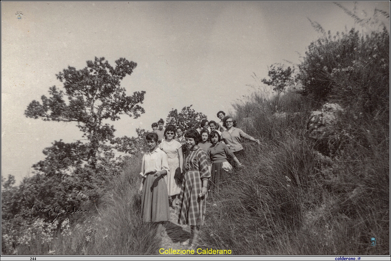 Passeggiata alla Madonna della Pieta' 1956.jpeg