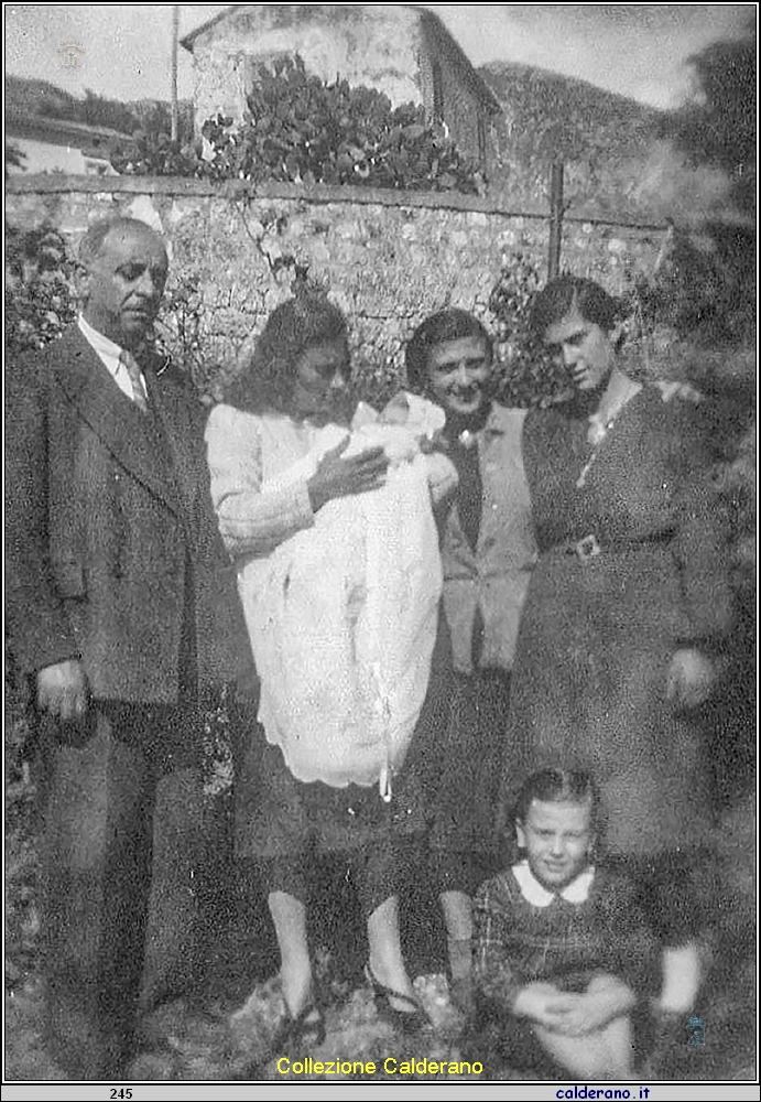 Coniugi Matricardi e il figlio Franco.jpg