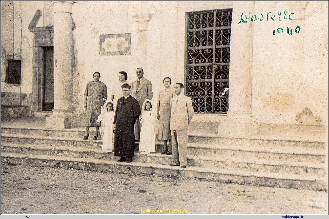 Prime Comunioni al Castello 1940.jpg