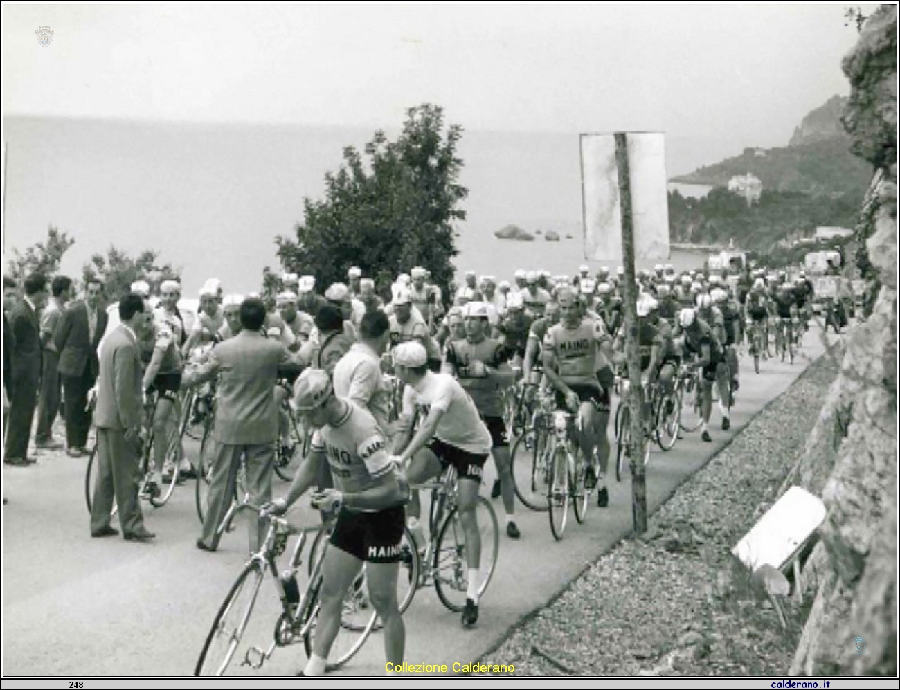 Raduno alla partenza ufficiale del Giro d'Italia.jpg