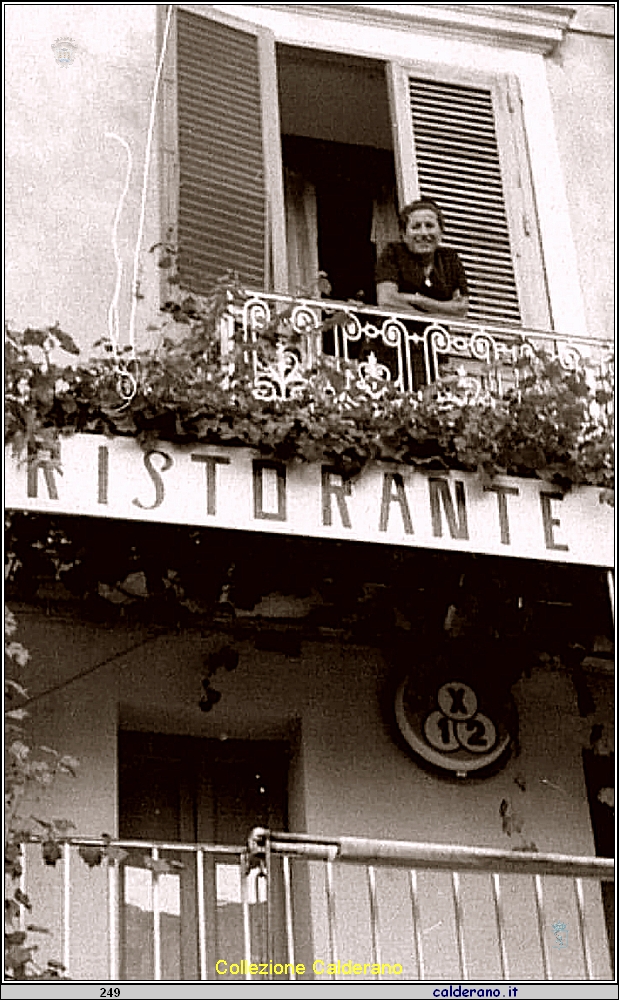 Assuntina Avigliano al balcone.jpg