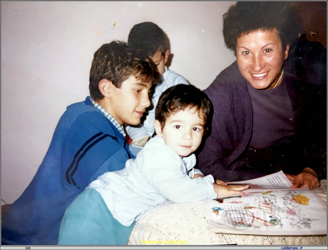 Assuntina Avigliano e i bambini.jpg