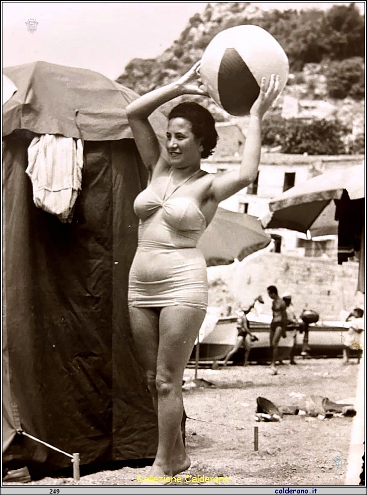 Assuntina Aviglianpo al mare.jpg