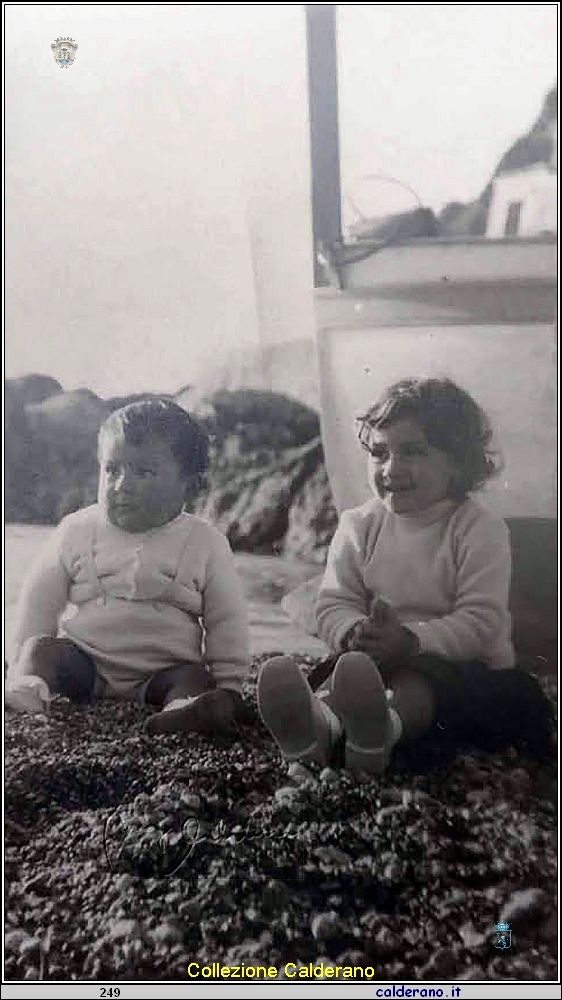 Bambini al Porto 1955.jpg