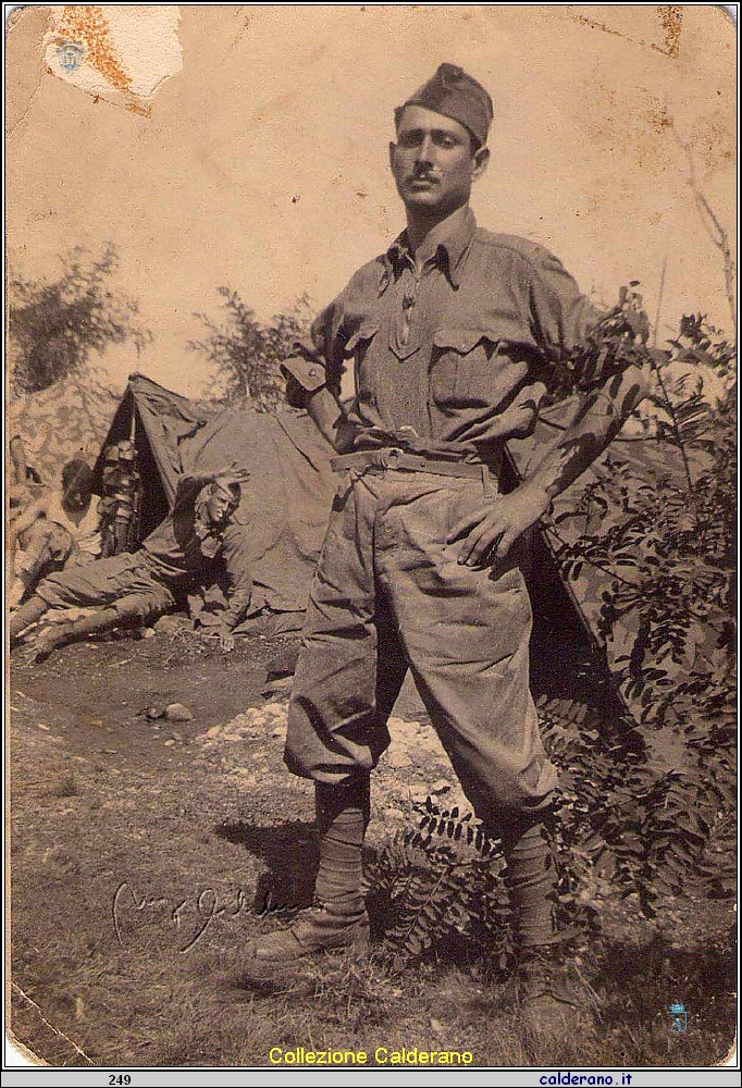 Bruno Garreffa nato a Marina di Maratea il 05-05-1916 - Foto del 1940 nel Genio Ferrovieri.jpg