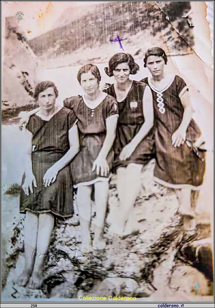 Bagnanti a Fiumicello 1925.jpg