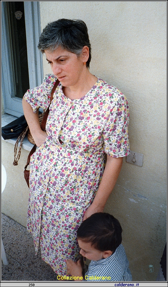 Carmelina Avigliano sulla terrazza della Pizzeria - anno 1997.jpeg