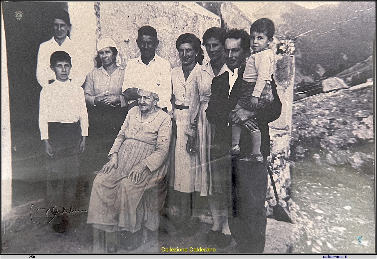 Giovanni Muratore con la mamma Rosa.jpeg