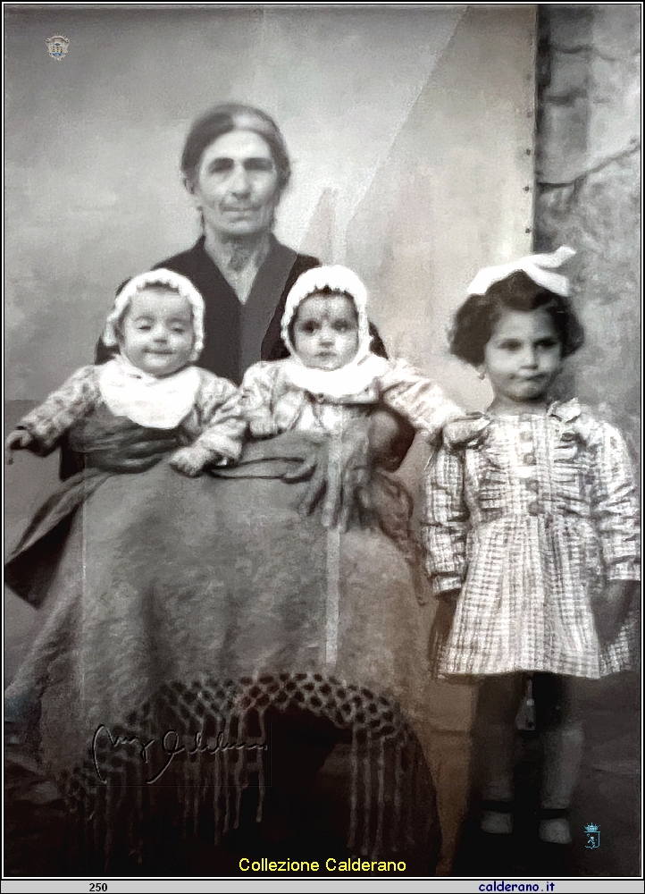 Rosina Schettino Nobile con le bimbe Rosellina, Silvana e Carmencita.jpeg