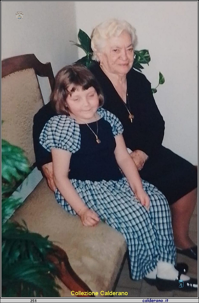 Vincenza Giglio Di Trani con la piccola Gemma.jpg