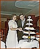 Taglio della torta nuziale di Linda Annuzzi e Biagio Settembrini - 06-09-1975.jpeg