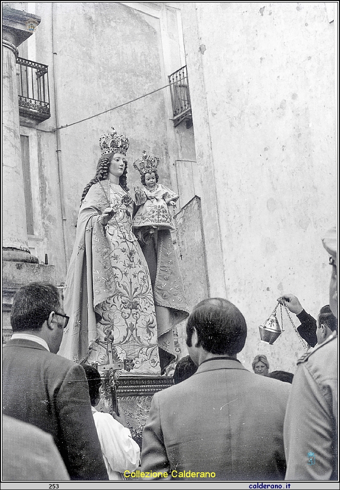 Festa della Madonna del Rosario domenica ca 04 ottobre 1981 05.jpg