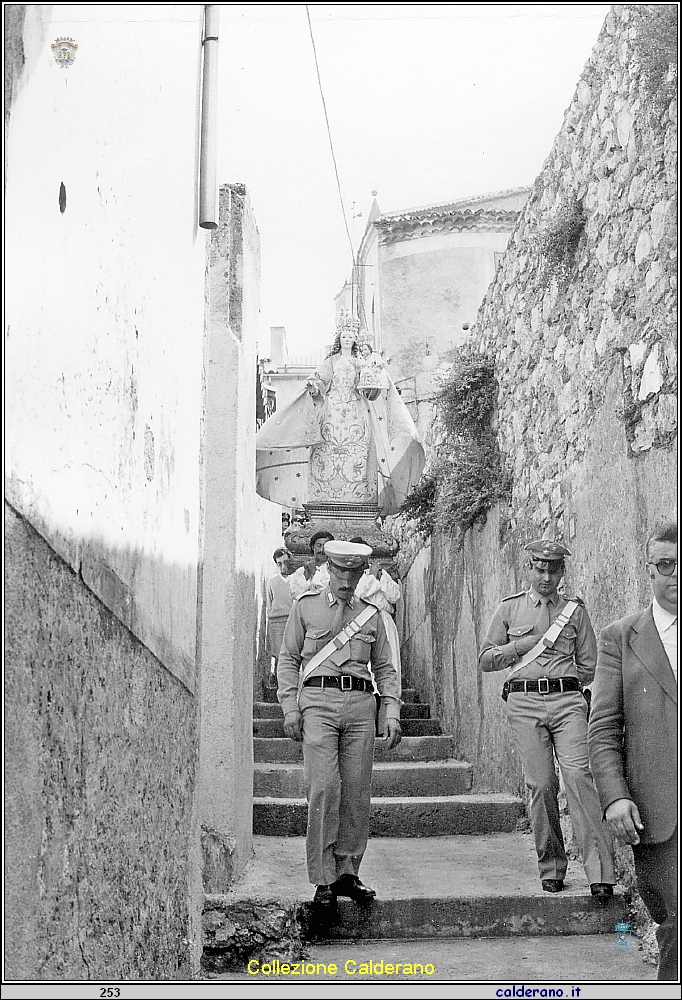 Festa della Madonna del Rosario domenica ca 04 ottobre 1981 08.jpg