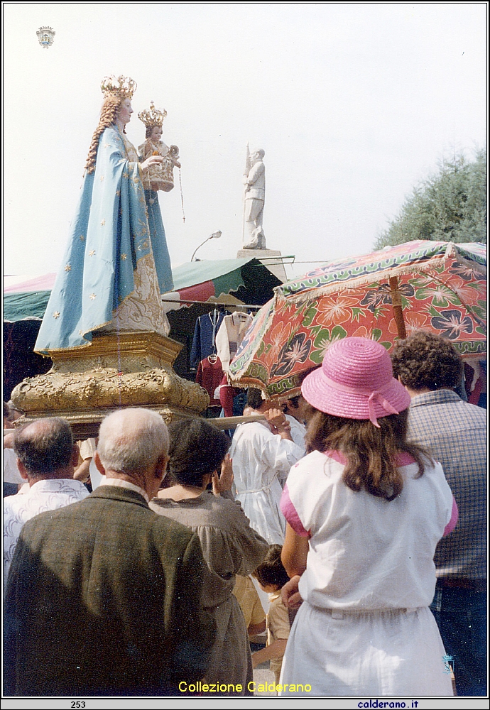 Festa della Madonna del Rosario domenica ca 04 ottobre 1981 13.jpg
