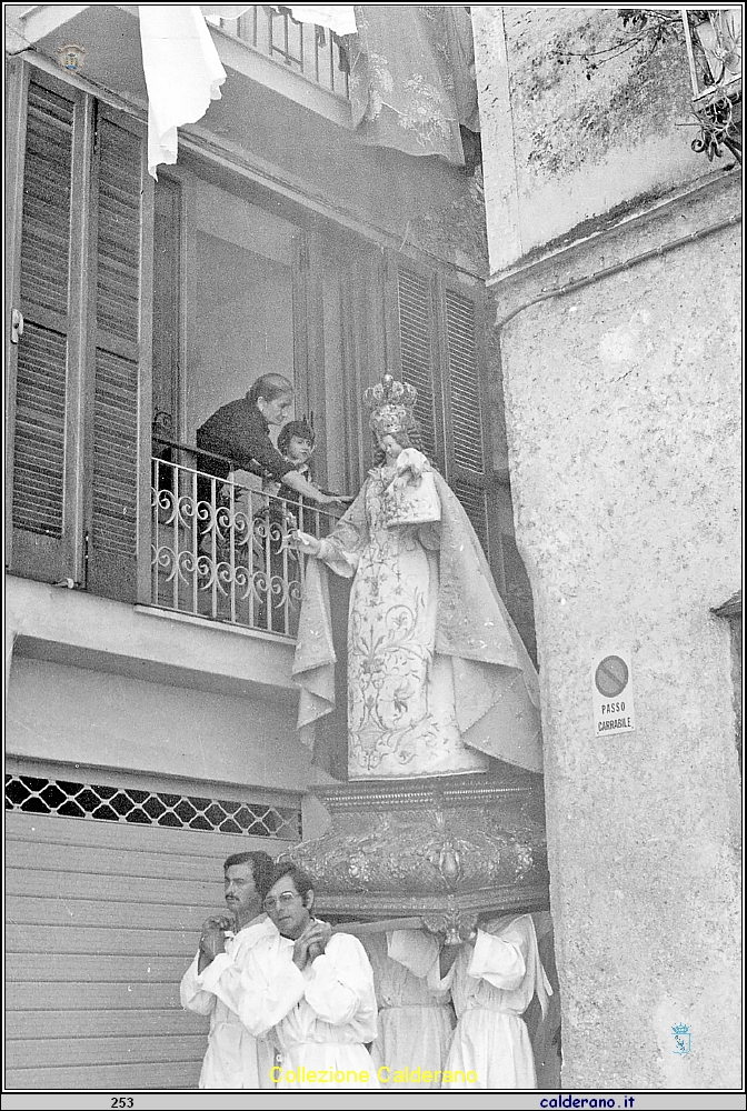 Festa della Madonna del Rosario domenica ca 04 ottobre 1981 17.jpg