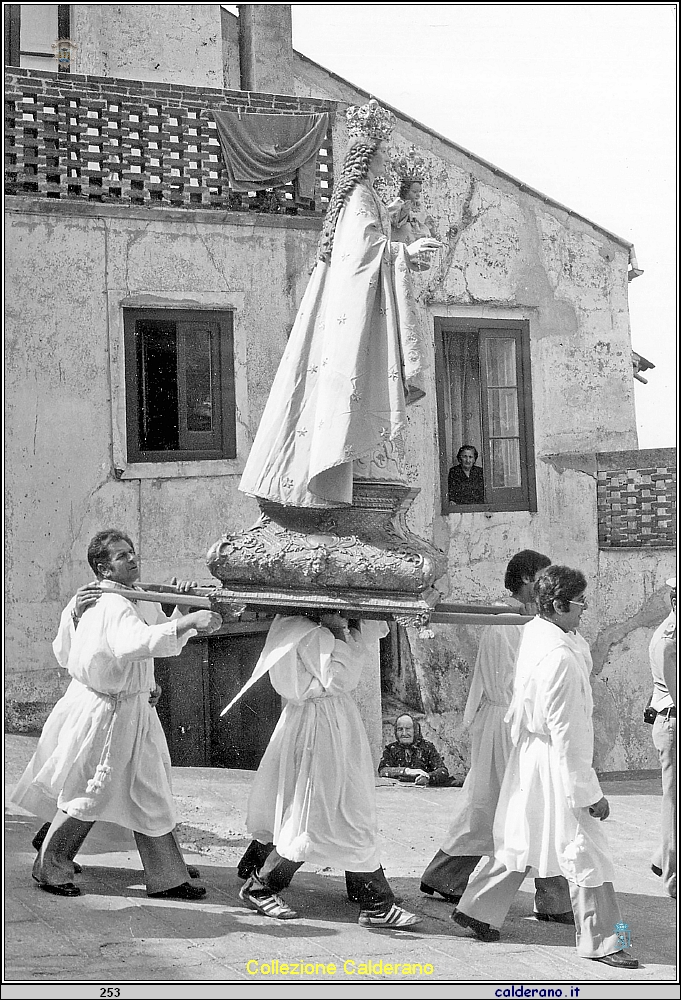 Festa della Madonna del Rosario domenica ca 04 ottobre 1981 18.jpg