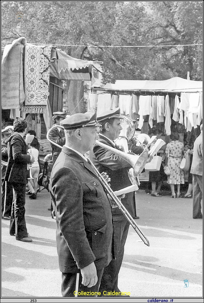 Festa della Madonna del Rosario domenica ca 04 ottobre 1981 40.jpg