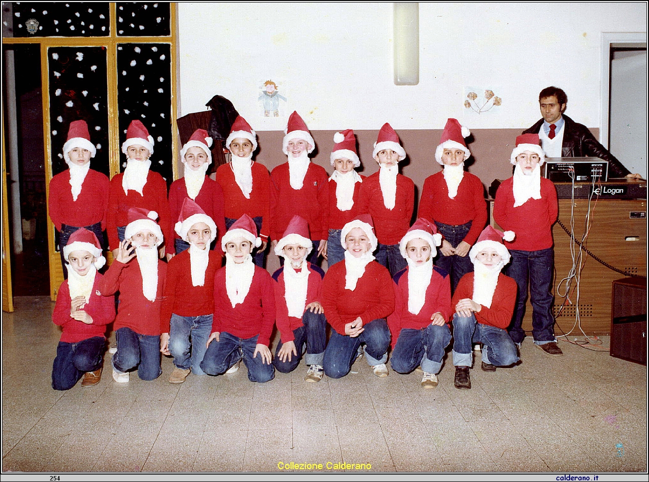 Preparativi per il Natale al Collegio Scuola di Fiumicello - 1983 1.jpeg