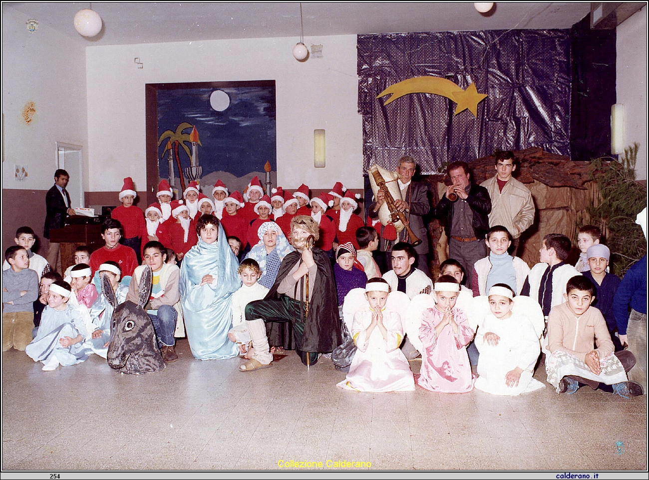 Preparativi per il Natale al Collegio Scuola di Fiumicello - 1983 4.jpeg