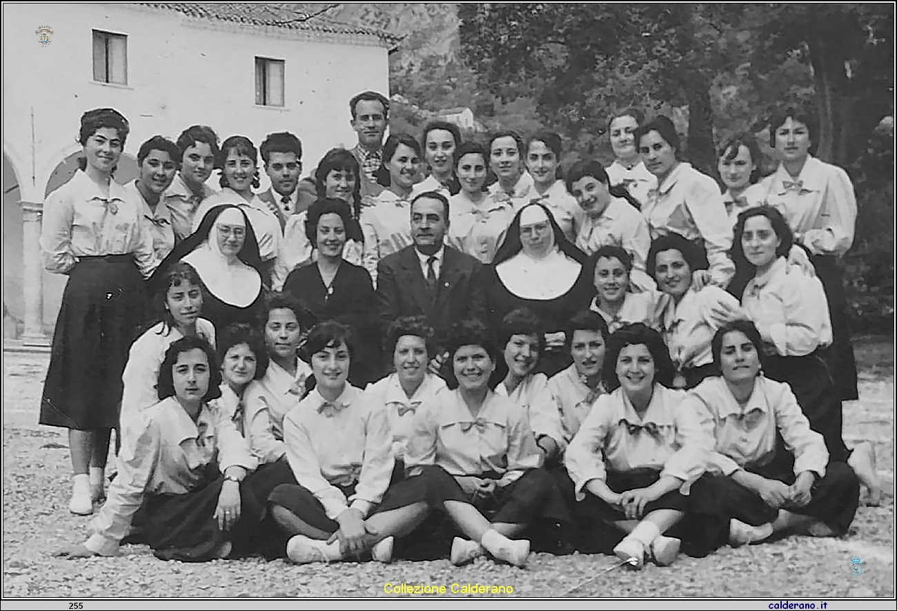 Alunne dell'Istituto Magistrale Parificato.jpg
