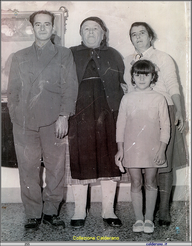 Biagio Brando, Giuseppina Velardi, Sinella Brando e Maria Teresa Glosa.jpeg