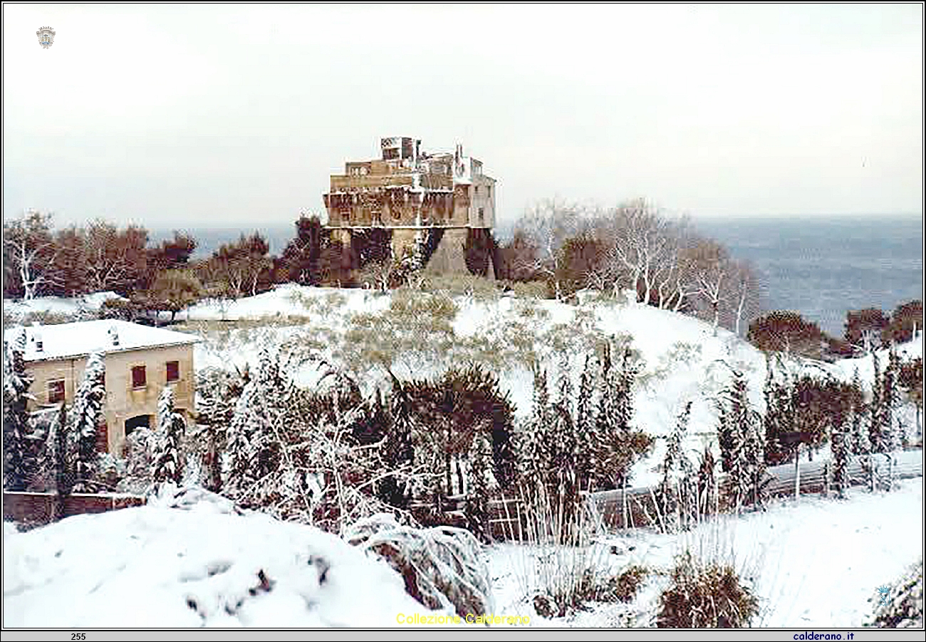 Neve sulla Torre Santavenere.jpg