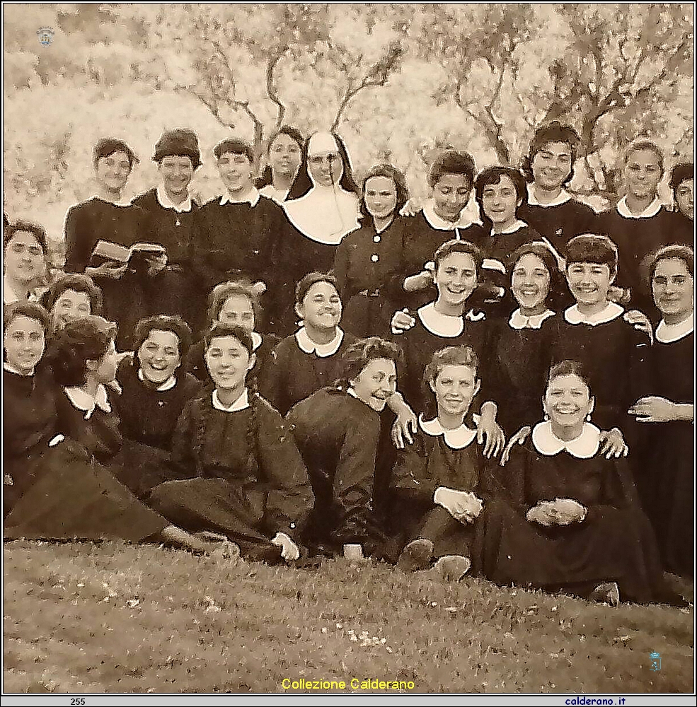 Scolaresca del primo Magistrale 1954.jpg