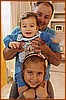 Domenico Brando con i figli.jpeg