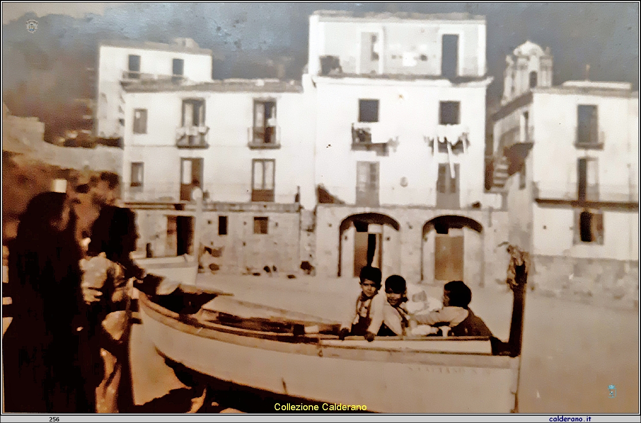 Assunta Persico, Maddalena Lemmo, Antonio e Pasquale Schettino, Antonio Chiappetta (neonato) e Felicia Schettino.jpg