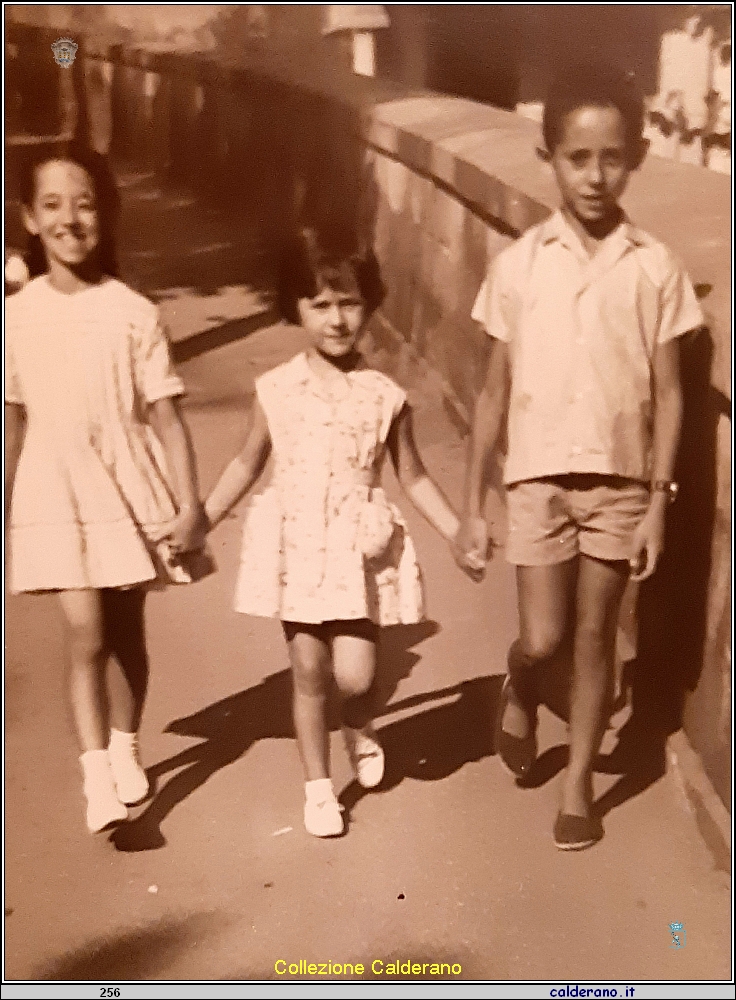 Caterina, Biagina e Antonio Chiappetta - Arenella Napoli 1960.jpg