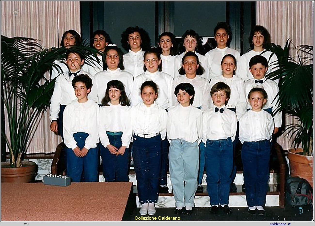 Coro di piccoli Cantanti.jpg