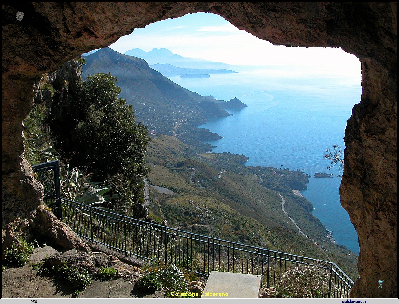 Vista dalla Grotta dell'Angelo.JPG
