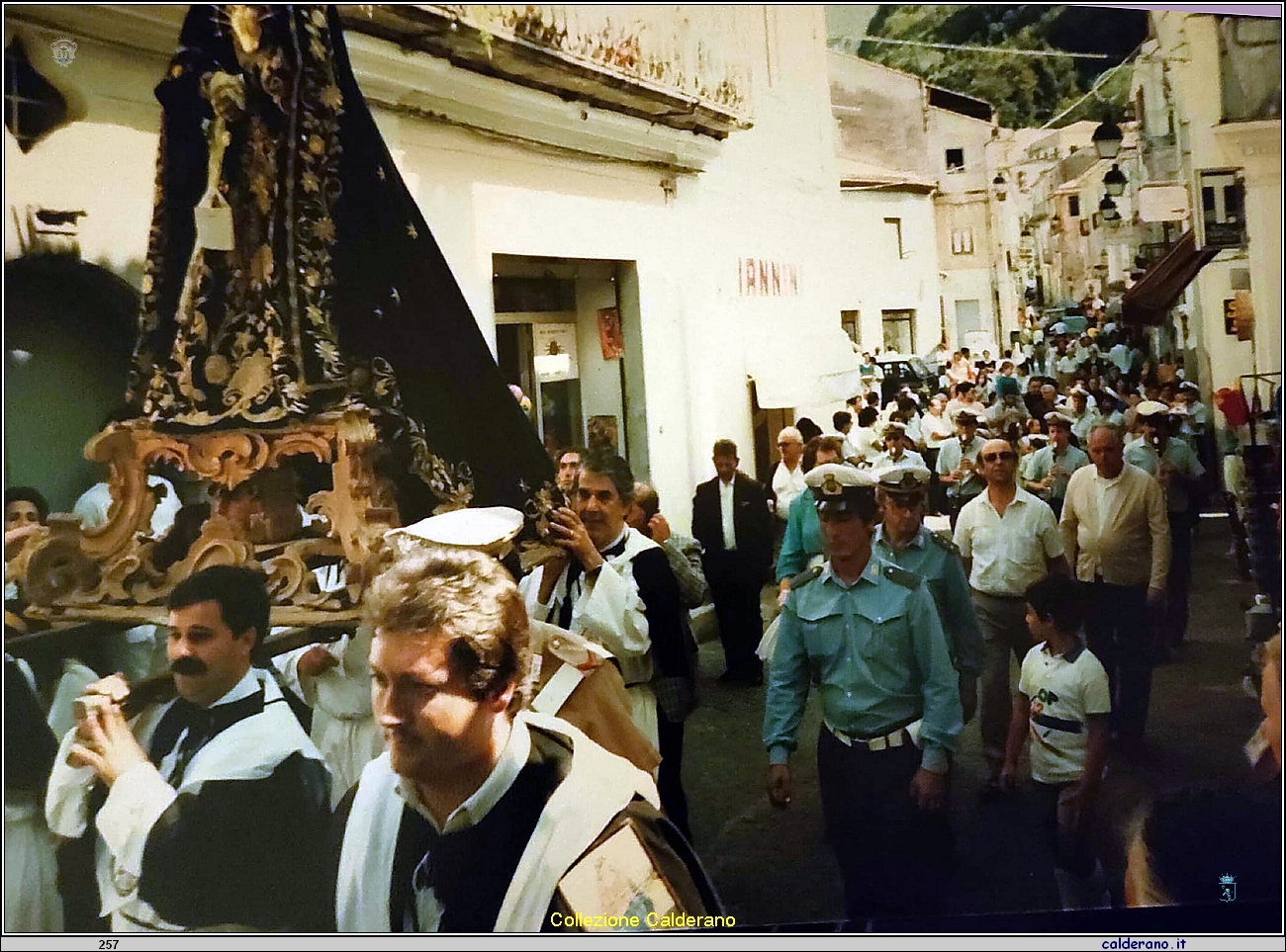 Processione della Madonna Addolorata 2.jpg