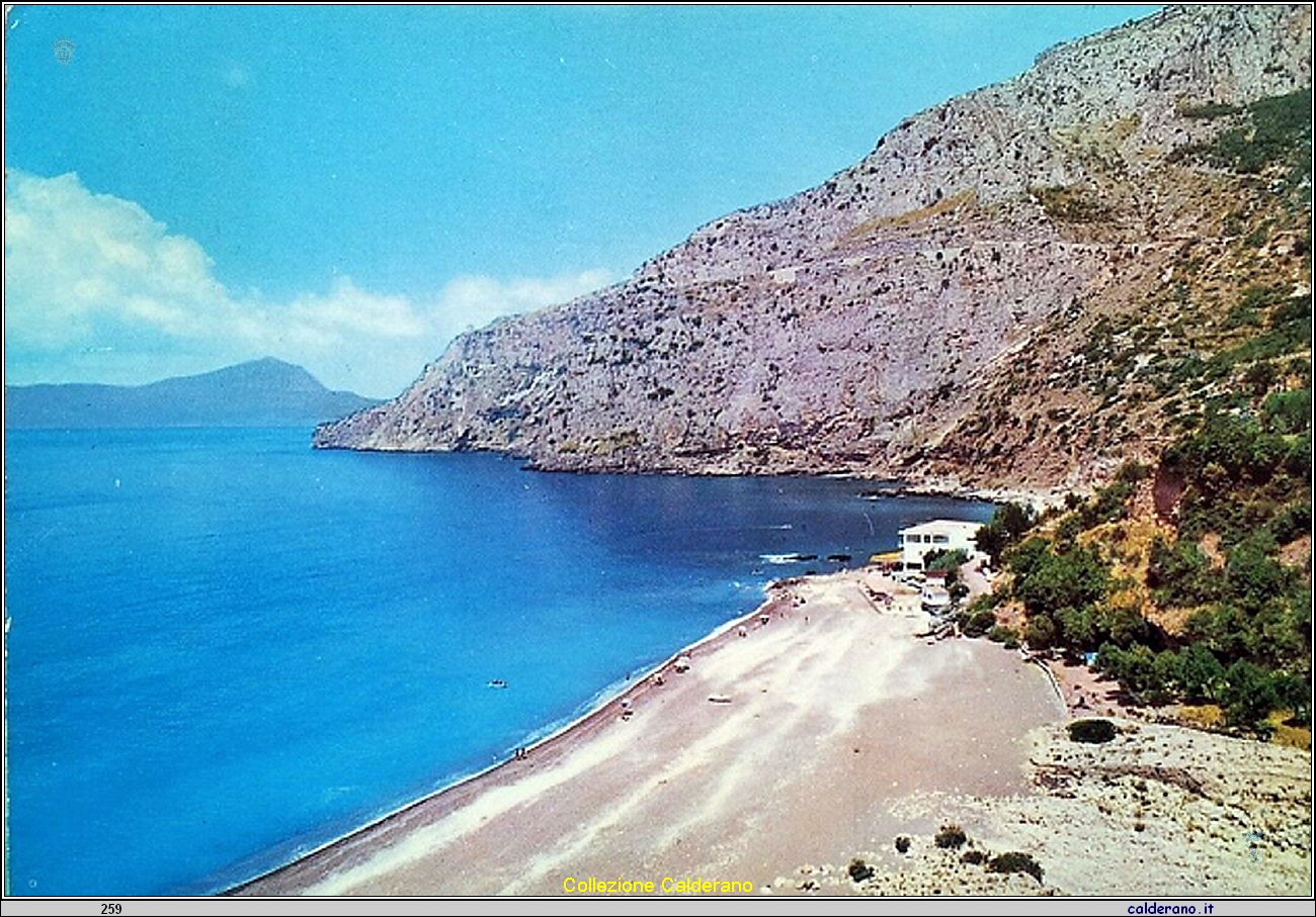 Cartolina - Acquafredda di Maratea - Hotel Gabbiano Terrazza sul Tirreno - Ditta Vittorio Cristoforo.jpg