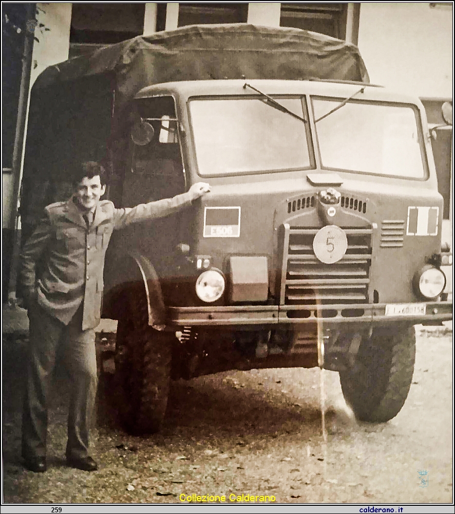 Felice Laino militare 1979.jpg