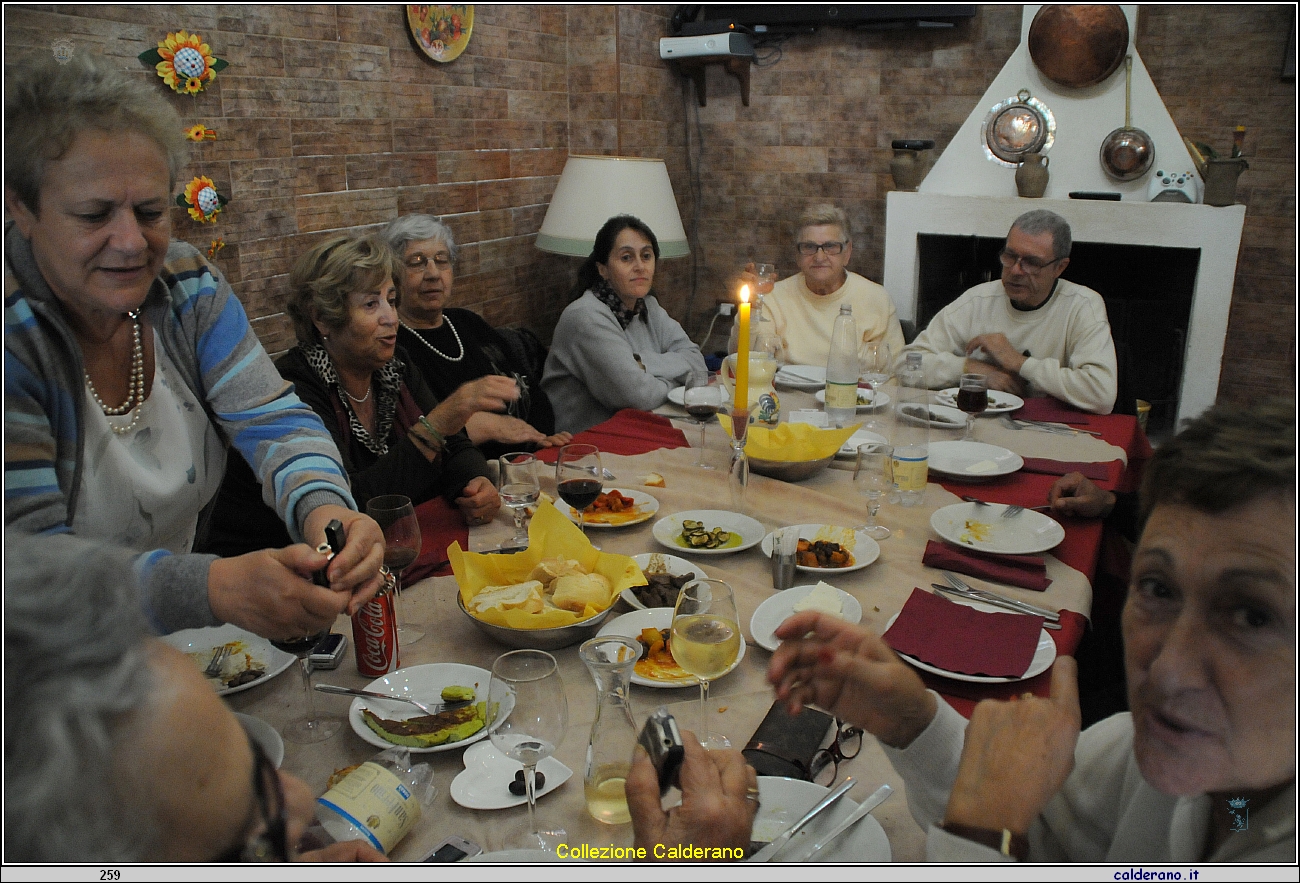 Marateoti a pranzo a Carosino  131009 092.JPG