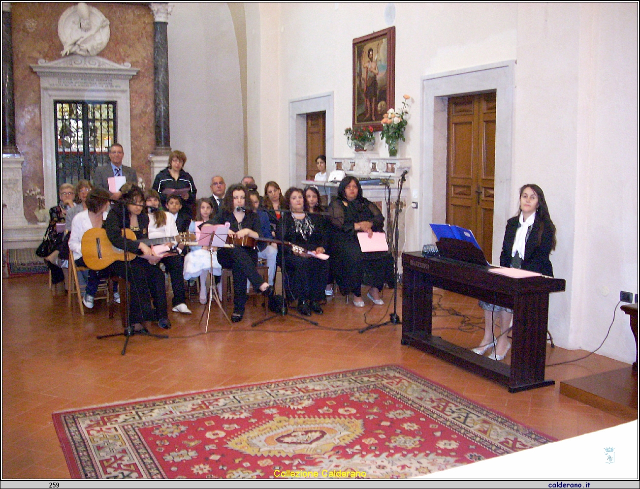 Marirosa Schettino e il coro - 30 maggio 2009.jpg