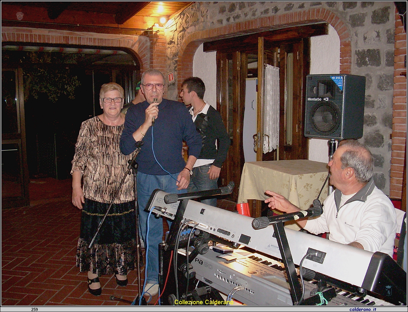 Ninuccia Limongi e Vincenzo Lisi al Karaoke - 19 ottobre 2008.jpg