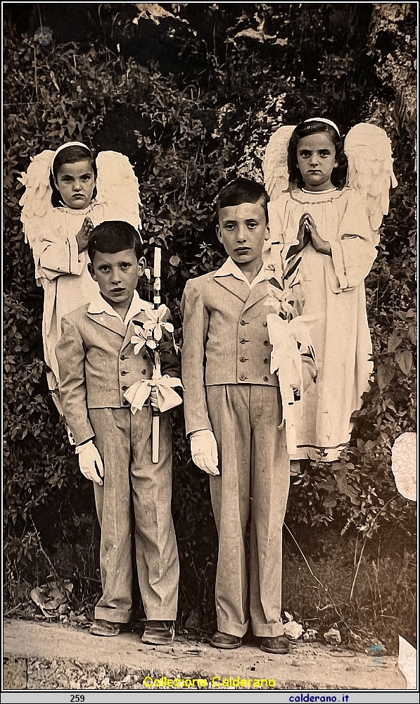 Prime Comunioni di Umberto e Pinuccio Bosone 08-06-1950.JPG