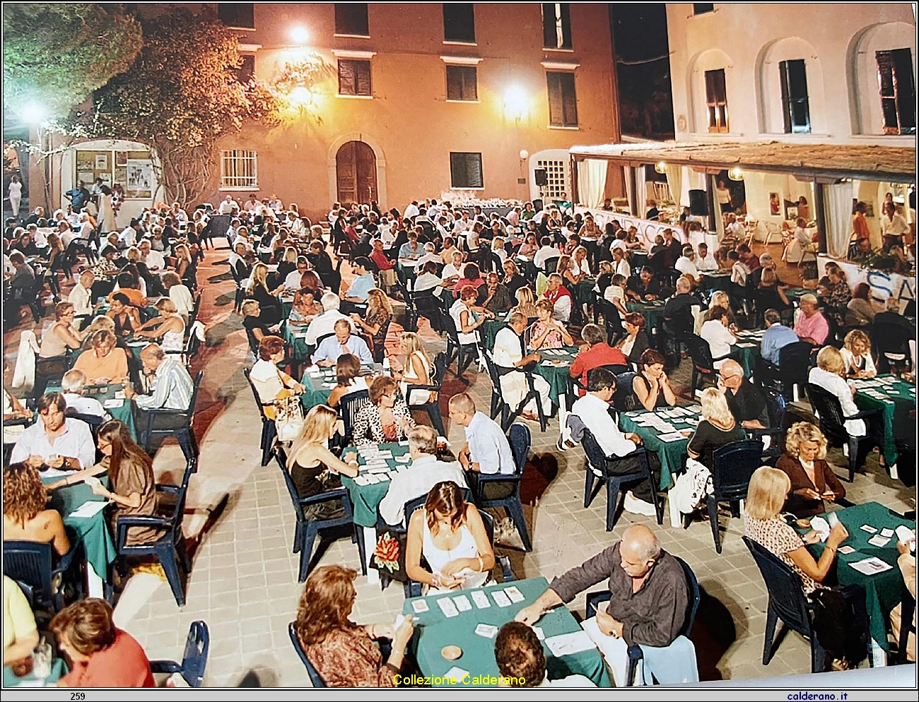 Torneo di Burraco in Piazza del Gesu' a cura dell'Associazione Amici di Maratea.jpg