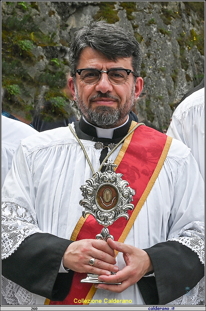 Rocco De Pietro Diacono delle Parrocchie di Maratea 26E_8350.jpg
