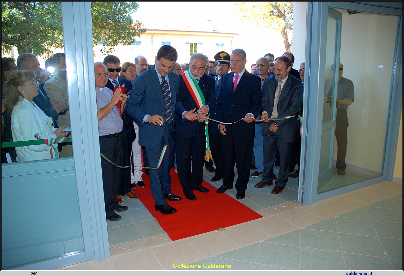 Taglio del nastro per la riapertura dell'Ospedale di Maratea 22 settembre 2007 07P_0181.jpg