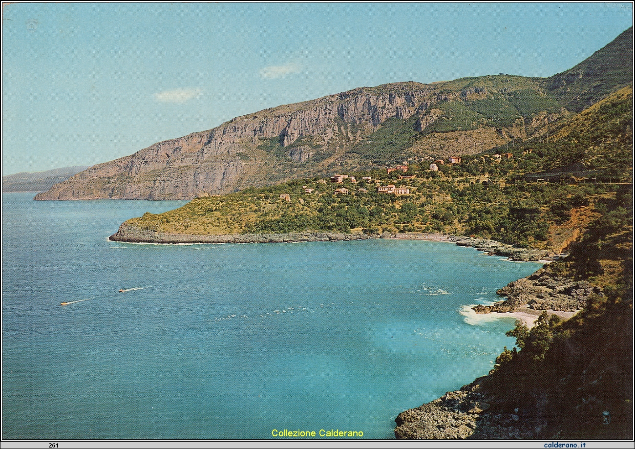 Cartolina - Acquafredda - Scogliera - Ediz. Rocco Palermo - Bar - Tabacchi - Tel. 7265 - Marina di Maratea.jpeg